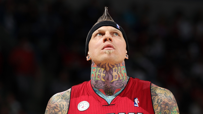 NBA战报：斯潘塞19+7&米切尔29分，勇士99-94击败骑士（NBA快讯：米切尔29分难救主，斯潘塞19+7，勇士99-94力克骑士）