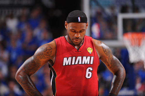 谁的手最稳？敬请收看周六晚7点（英国时间）在N5频道播出的完整节目（稳手之战一触即发：周六英国时间晚7点锁定N5频道看完整版）