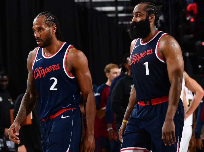 邵佳一谈成为国足主帅：正在家看电脑突然收到700多条信息（邵佳一回忆出任国足主帅：在家看电脑时瞬收700余条消息）