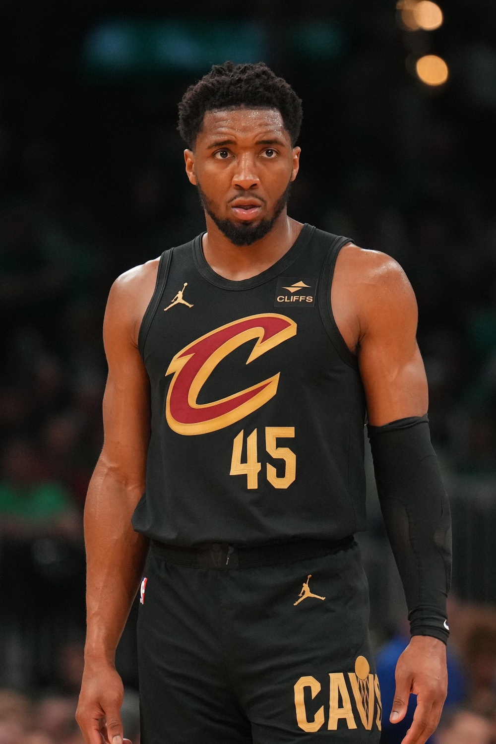 穆雷9记三分助掘金反超森林狼（穆雷飙进9记三分，掘金逆转森林狼）