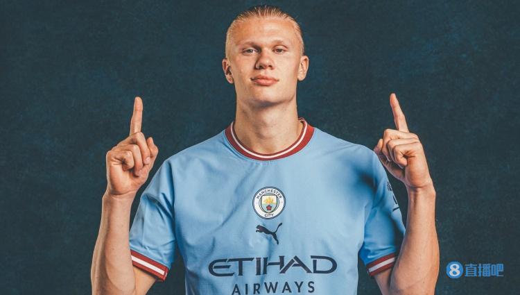 足球是朋友、梦想与人生的瞬间🔴⚫️⚽️（绿茵承载友谊与梦想，定格人生每一瞬🔴⚫️⚽️）