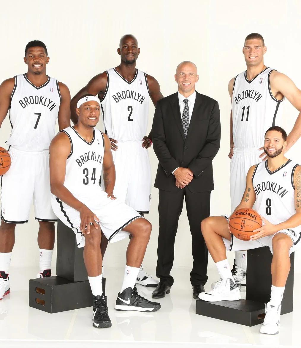 足球国足新星连续两轮破门，迅速走红（国足新秀两轮连破门，火速走红）