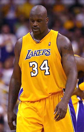 山东力克青岛晋级CBA杯八强，对阵浙江（山东击败青岛挺进CBA杯八强，将战浙江）