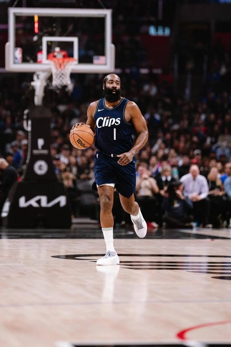 马特乌斯：阿隆索适合皇马，他比安切洛蒂更强调整体而非个人（马特乌斯：阿隆索更契合皇马，相比安切洛蒂更看重整体而非个人）