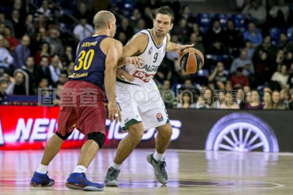 墨尔本胜利队长：我们正处在艰难时期，需要全队一起改变局面（墨尔本胜利队长：逆境当前，须全队合力扭转颓势）