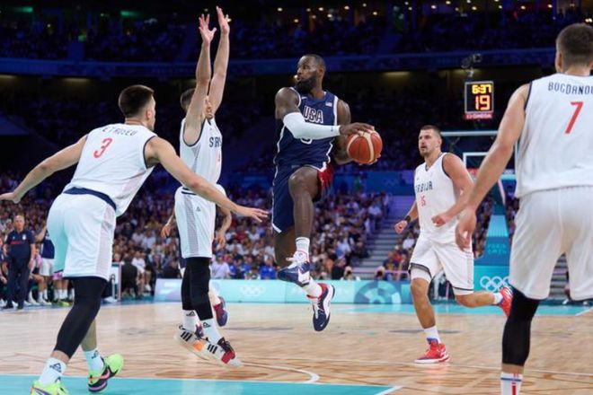 布拉德利vs皇马合集：1v1防下维尼修斯，抢点连过贝林姆巴佩（布拉德利对皇马集锦：单挑封锁维尼修斯，抢点连续过掉贝林厄姆与姆巴佩）