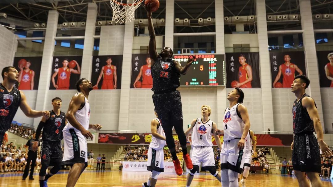 皇马利好！西媒：米利唐伤缺时间将缩短至2个月（皇马迎利好：西媒称米利唐伤停时间或缩至两个月）