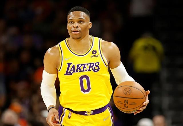 半场战报：博洛尼亚1-2克雷莫内塞，奥尔索利尼点射，瓦尔迪、帕耶罗破门（半场战况：博洛尼亚1-2暂落后克雷莫内塞，奥尔索利尼点球得分，瓦尔迪与帕耶罗破门）