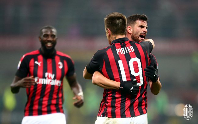 经典画面！王少杰篮下打进 杜锋抱怨裁判该吹2+1&喋喋不休吃T（名场面！王少杰篮下命中，杜锋质疑裁判应判2+1，喋喋不休被吹T）