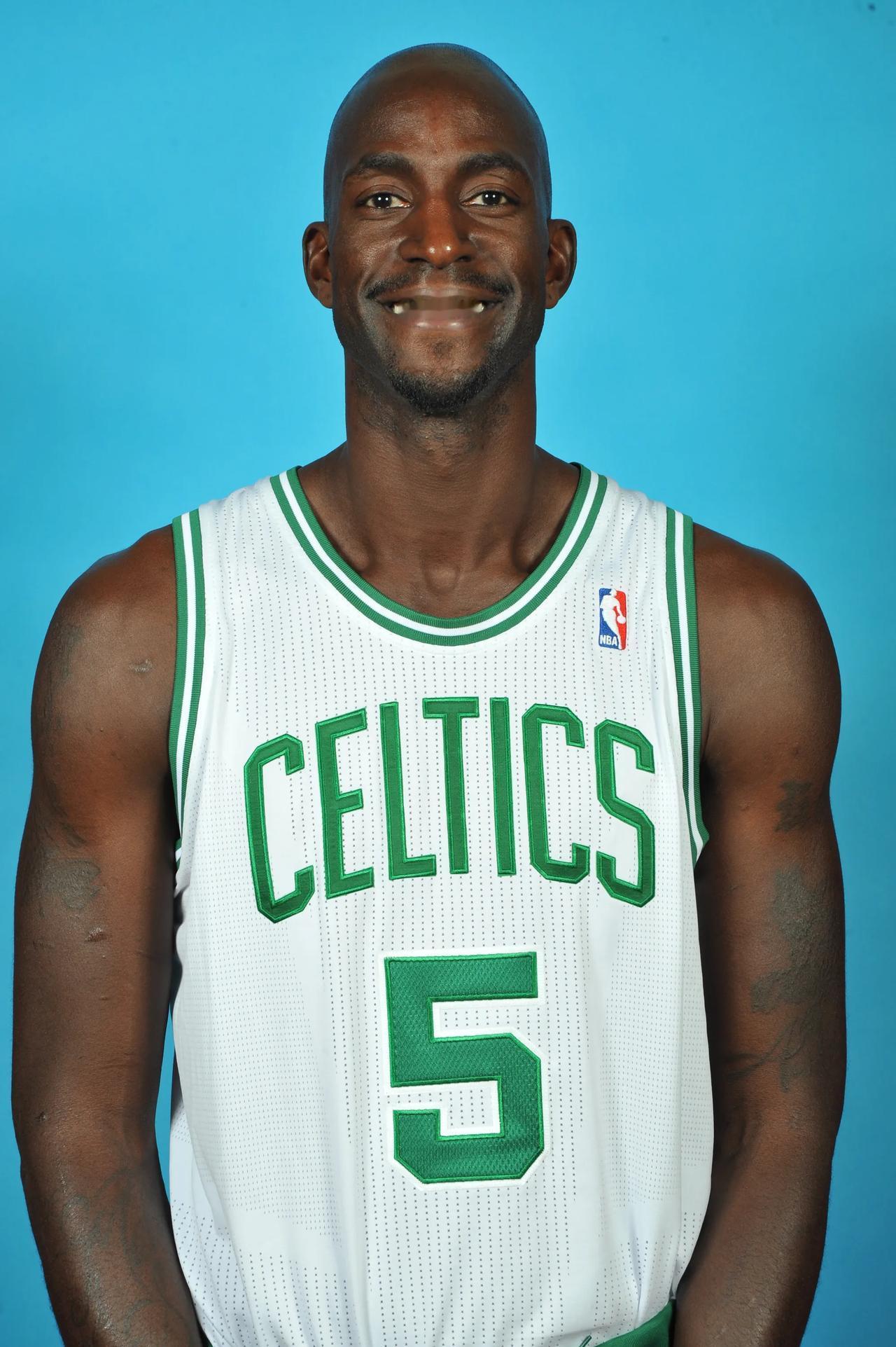 历史第一！克尼佩尔生涯前25场比赛投中86记三分（克尼佩尔前25场轰进86记三分，高居历史第一）