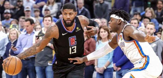 安全至上！NBA杯赛湖人弃用争议地板，恢复主场常规场地（安全优先：湖人于NBA杯赛停用争议球场地板，改回主场常规配置）